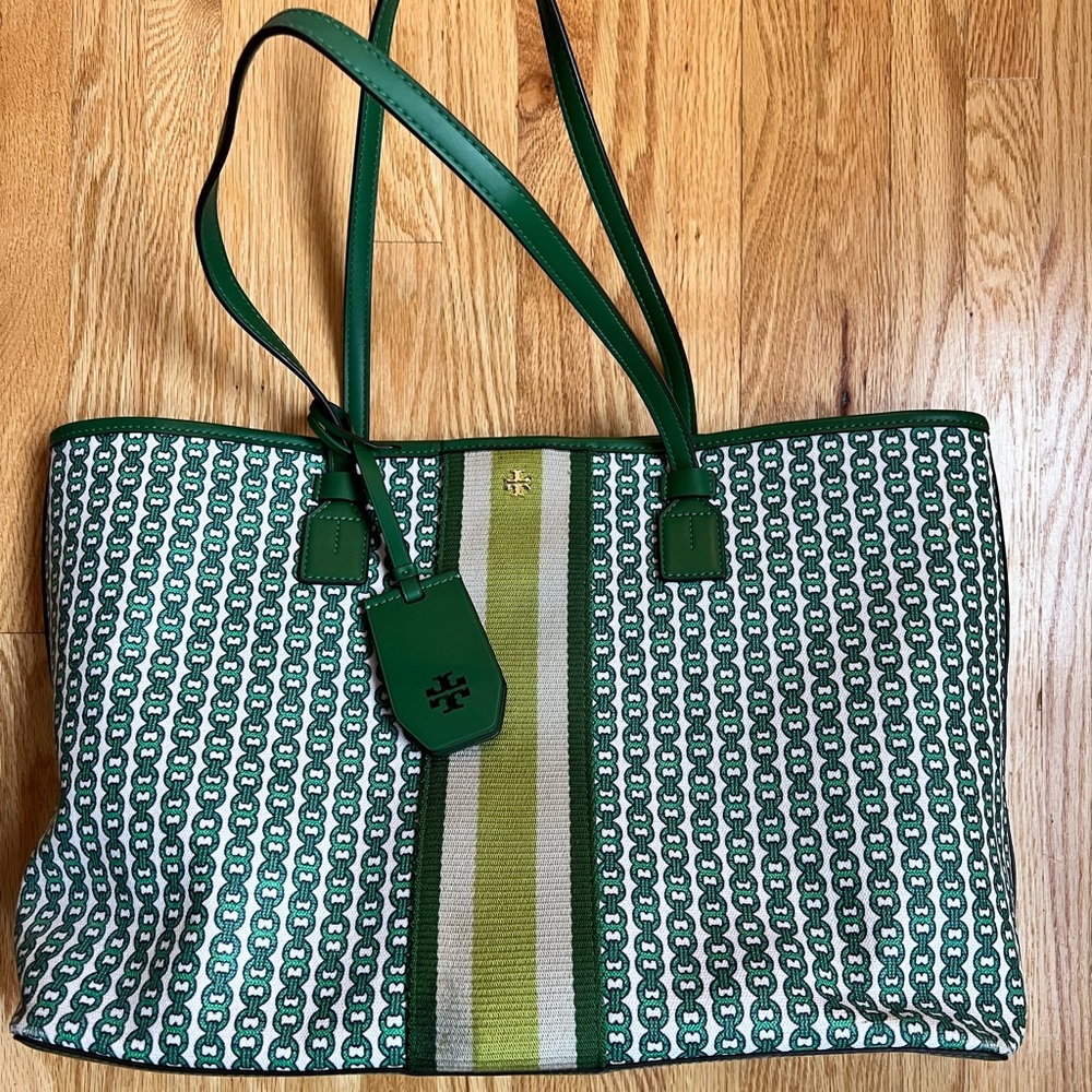 T monogram tote bag